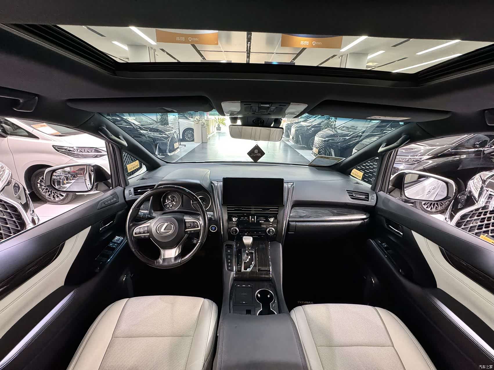 Lexus LM, 2021 15