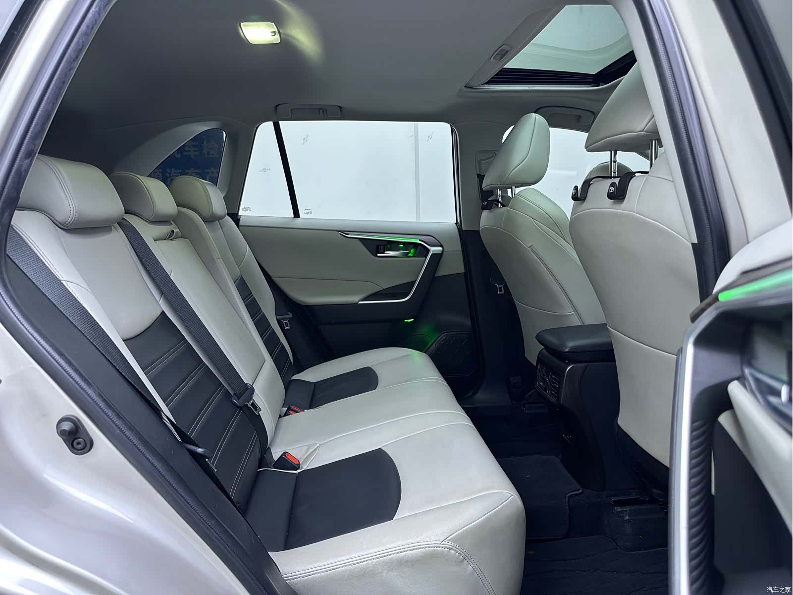 Toyota Wildlander, 2023 12