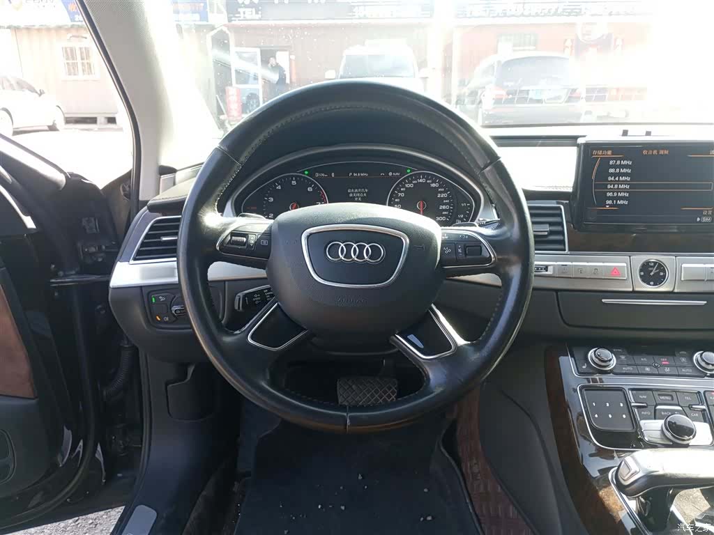 Audi A8L, 2015 11