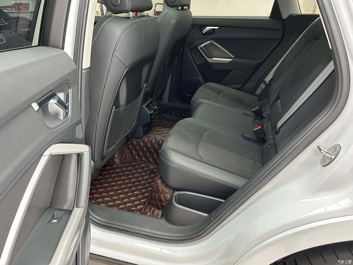 Audi Q3, 2023 11