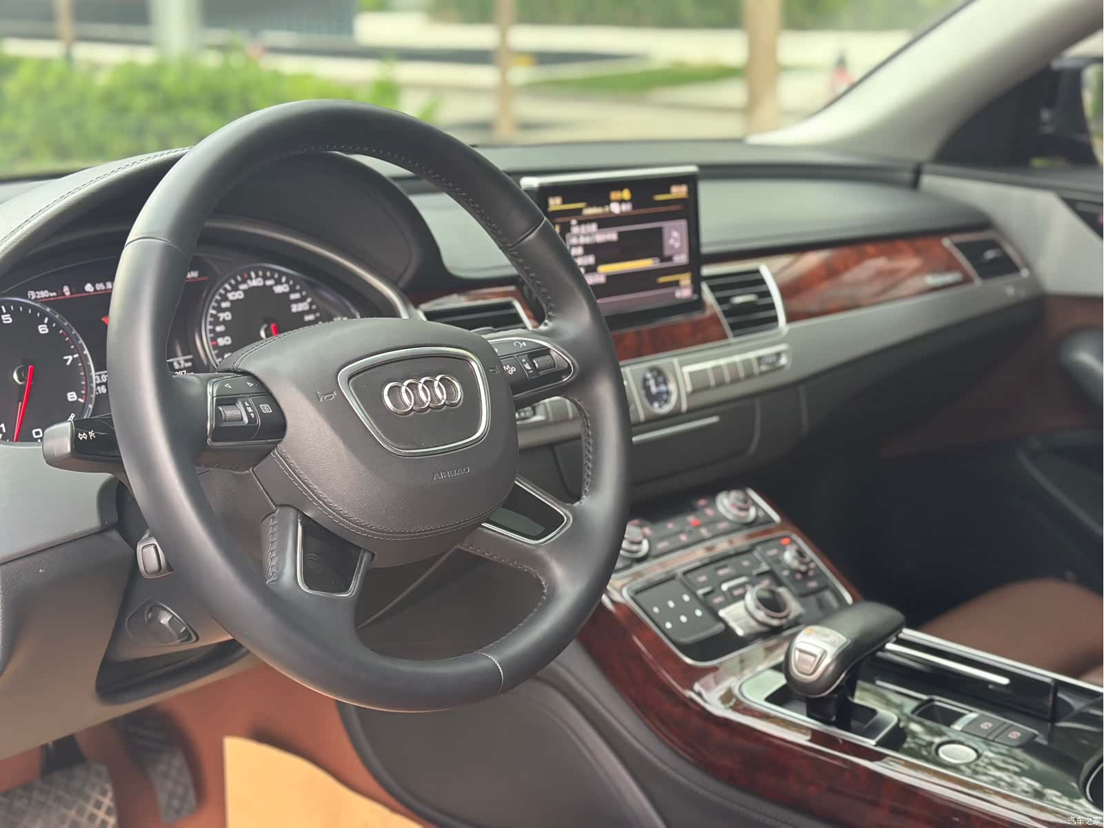Audi A8L, 2012 10