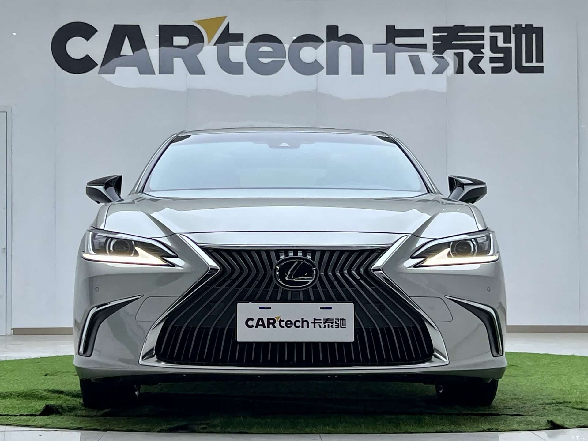 Lexus ES, 2021 7