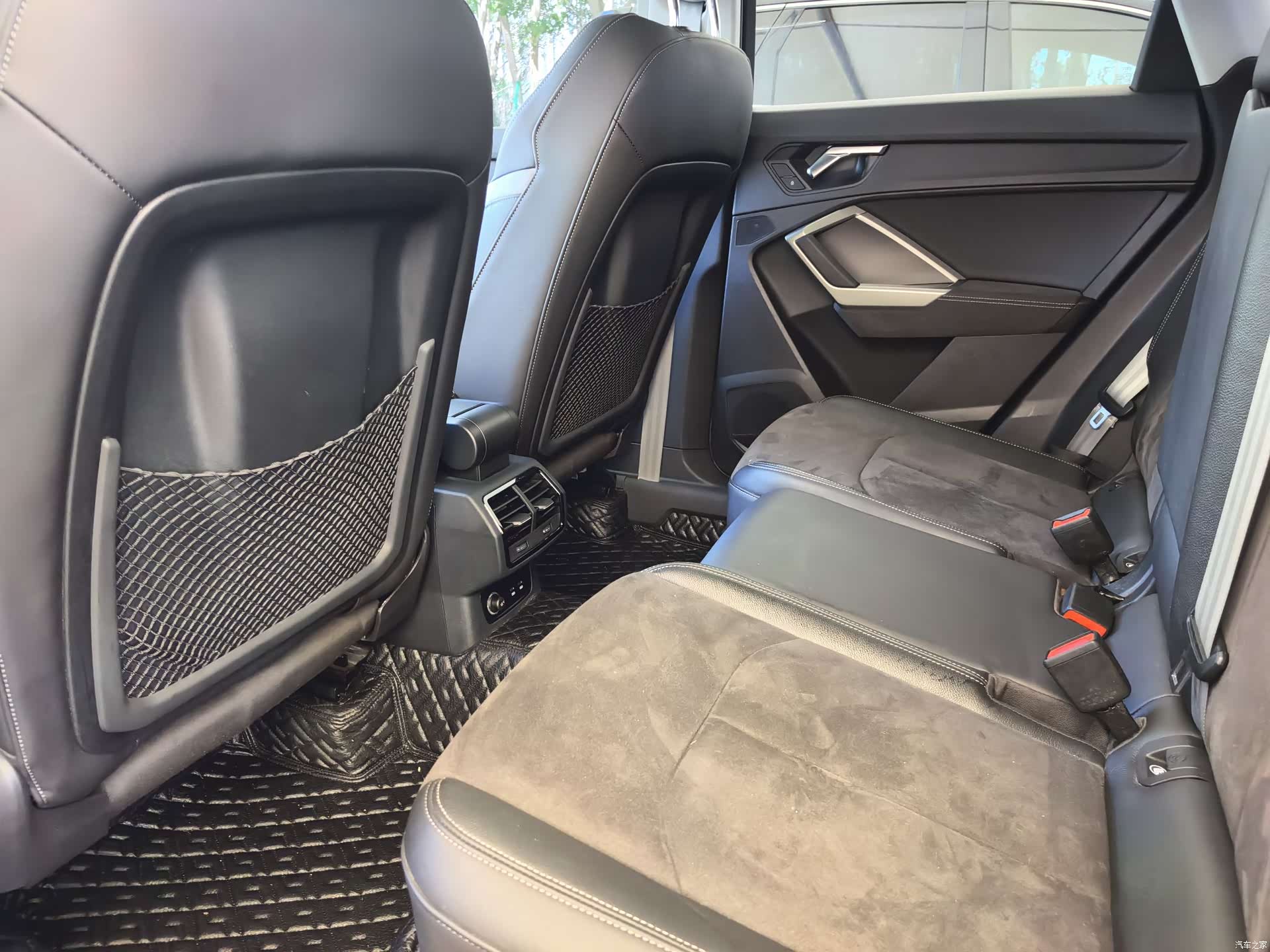 Audi Q3, 2022 11