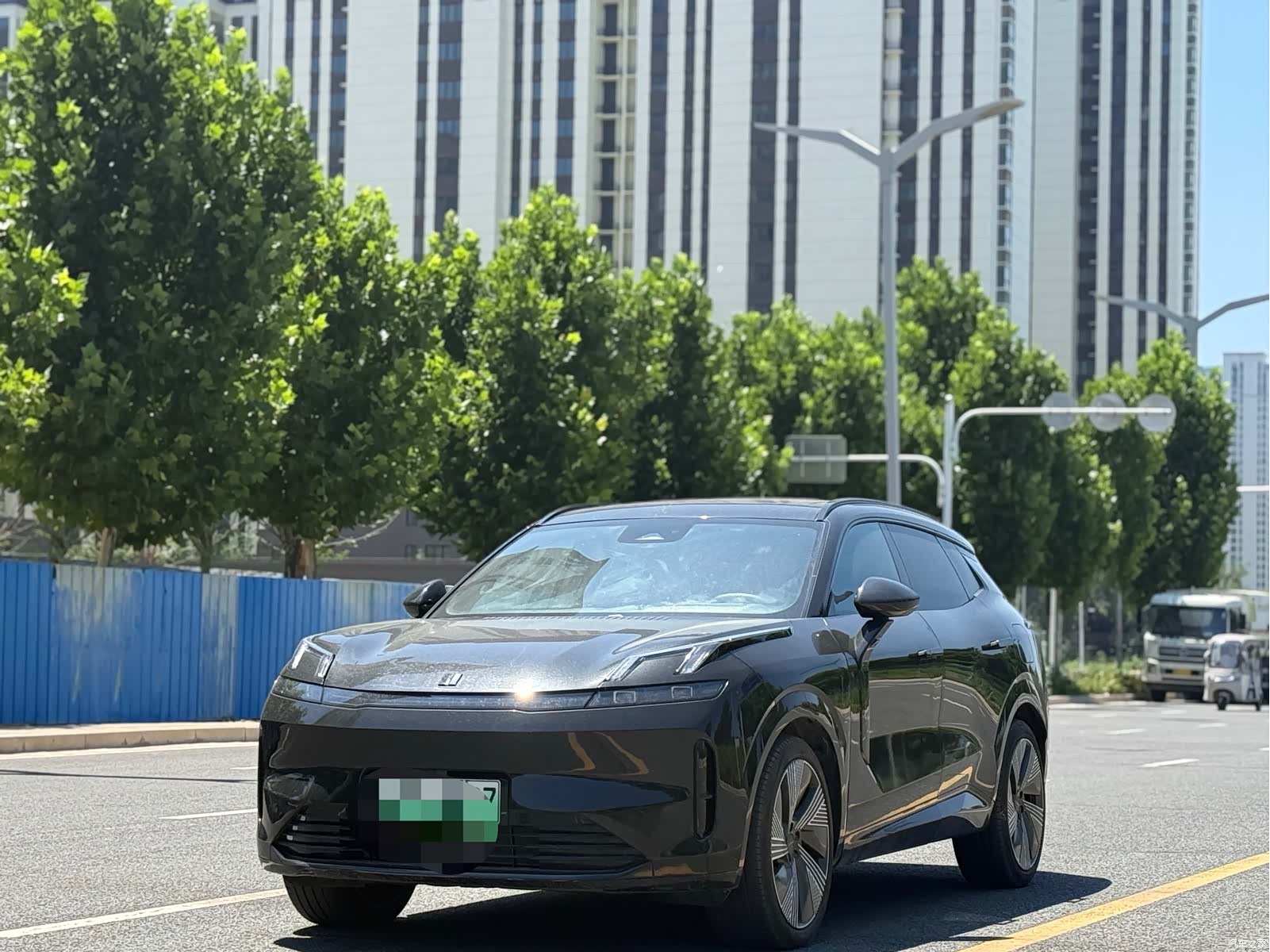 Lynk & Co 02