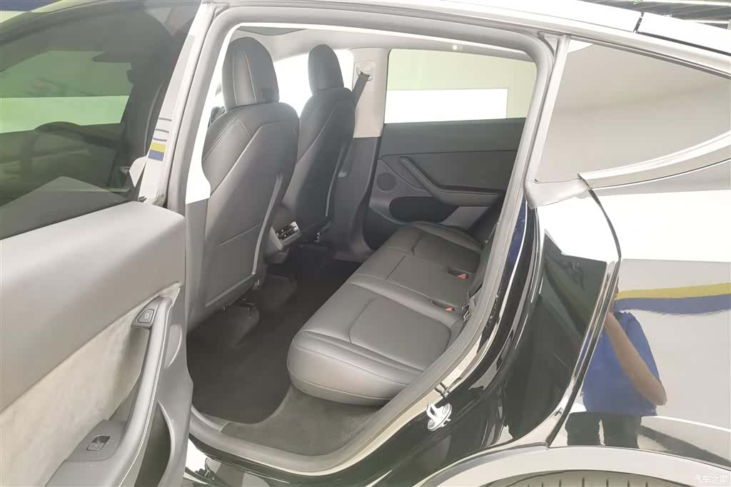 Tesla Model Y, 2021 11