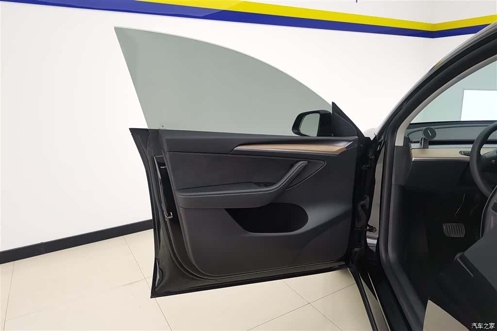 Tesla Model Y, 2021 7