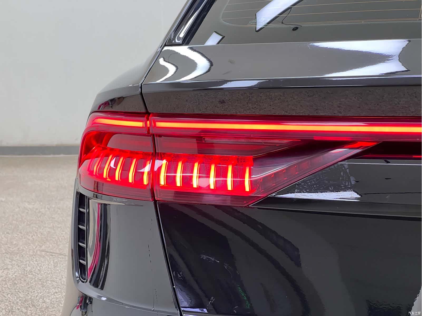 Audi Q8, 2022 12
