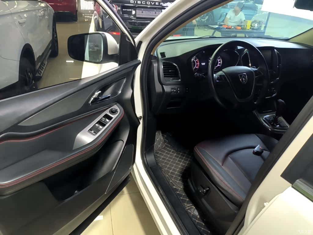 Wuling 560, 2017 16