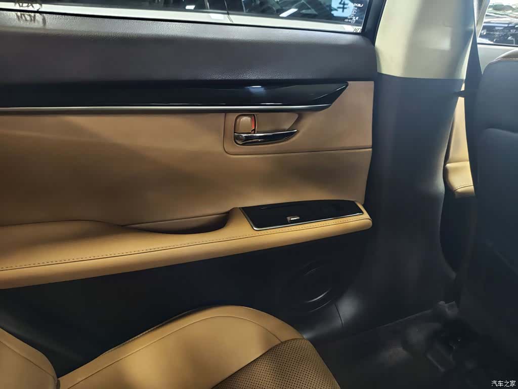 Lexus ES, 2016 17