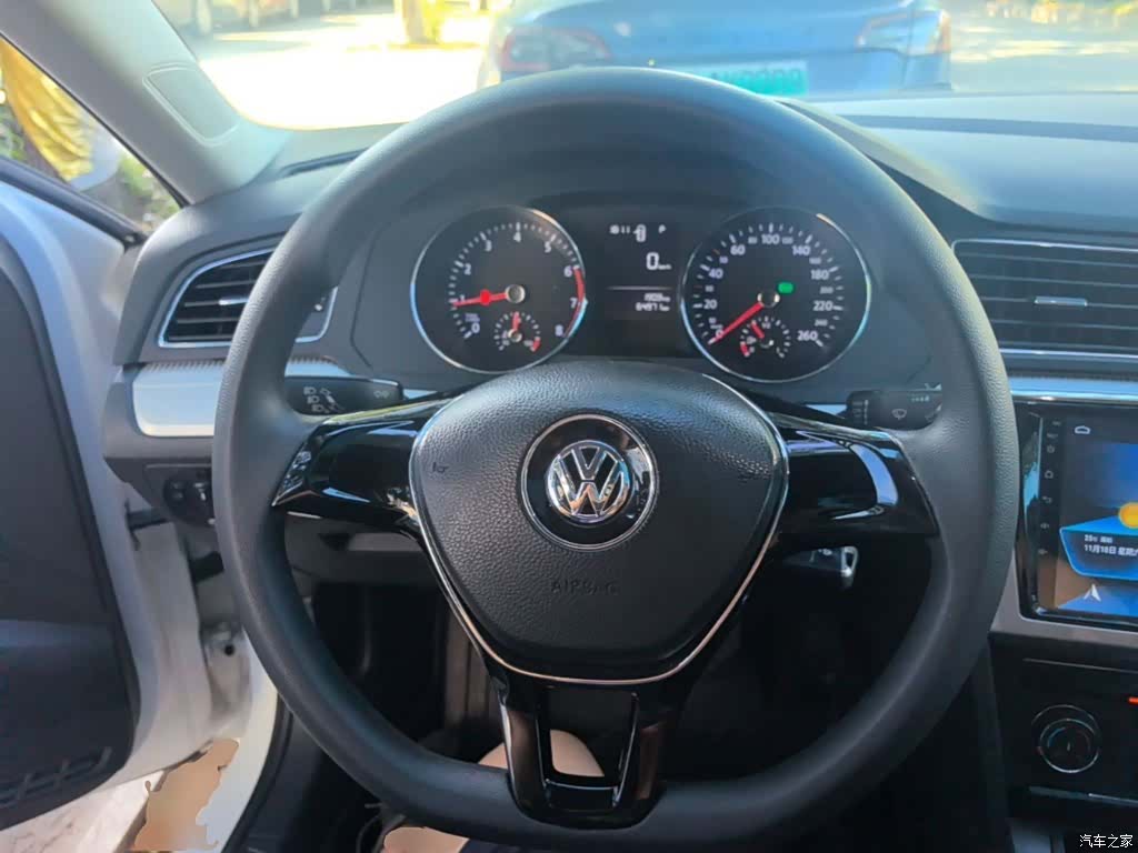 Volkswagen Lamando, 2018 11