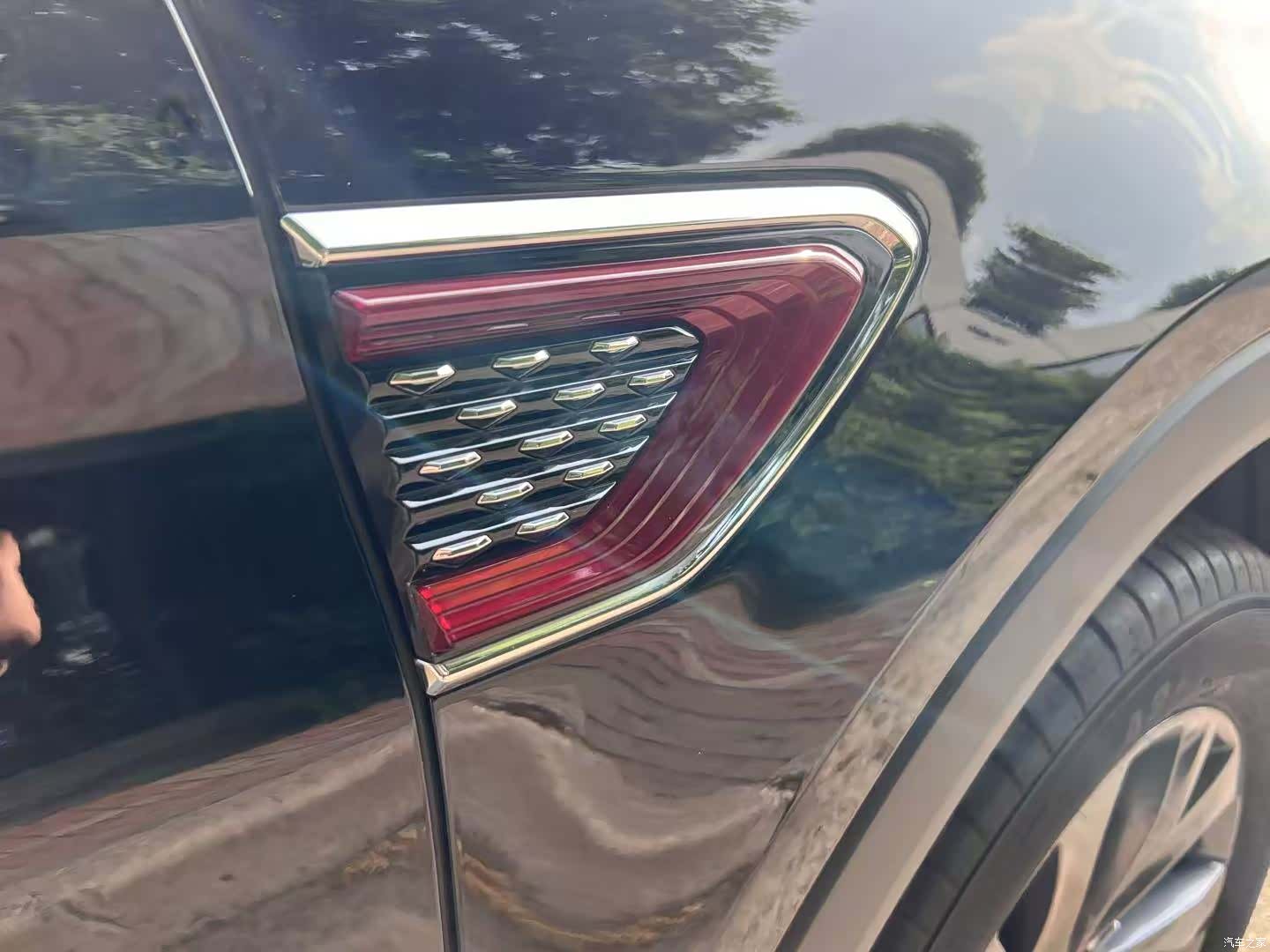 Hongqi HS5, 2024 14