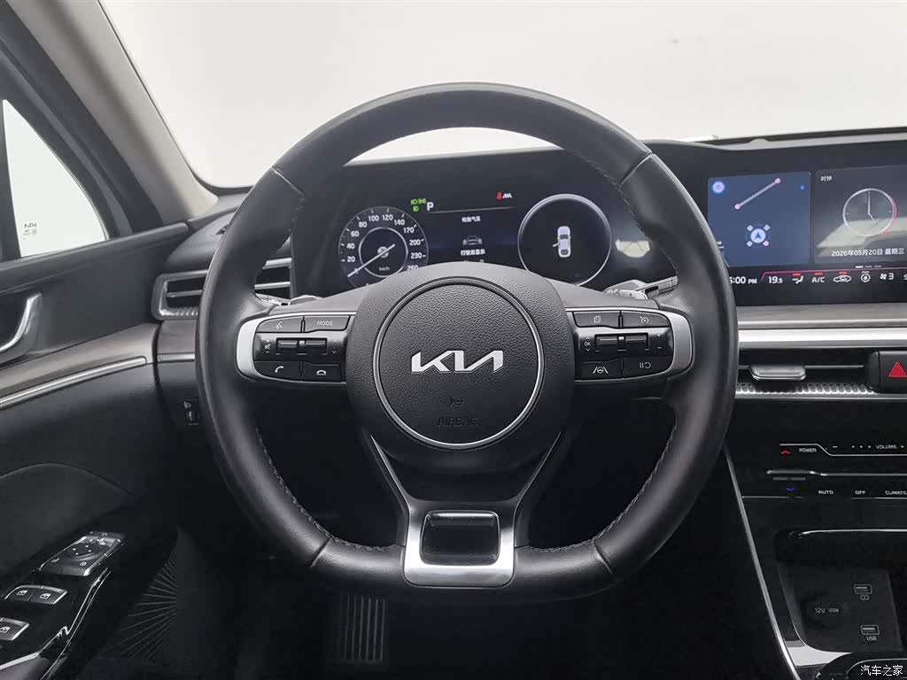 Kia K5, 2023 11
