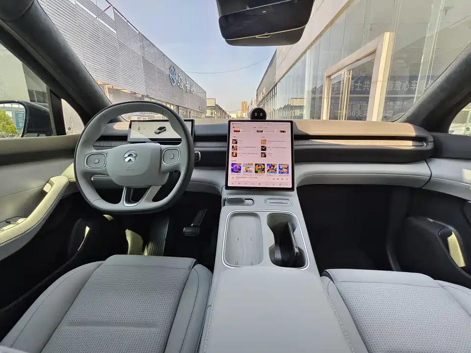 NIO ES6