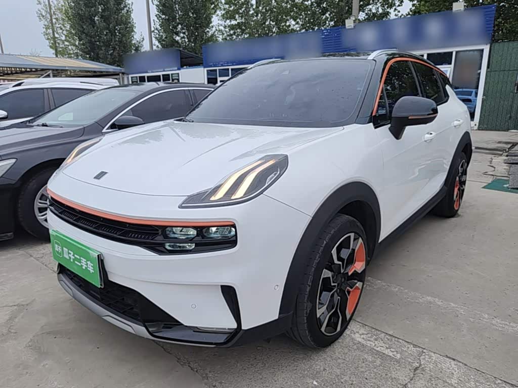 Lynk & Co 06