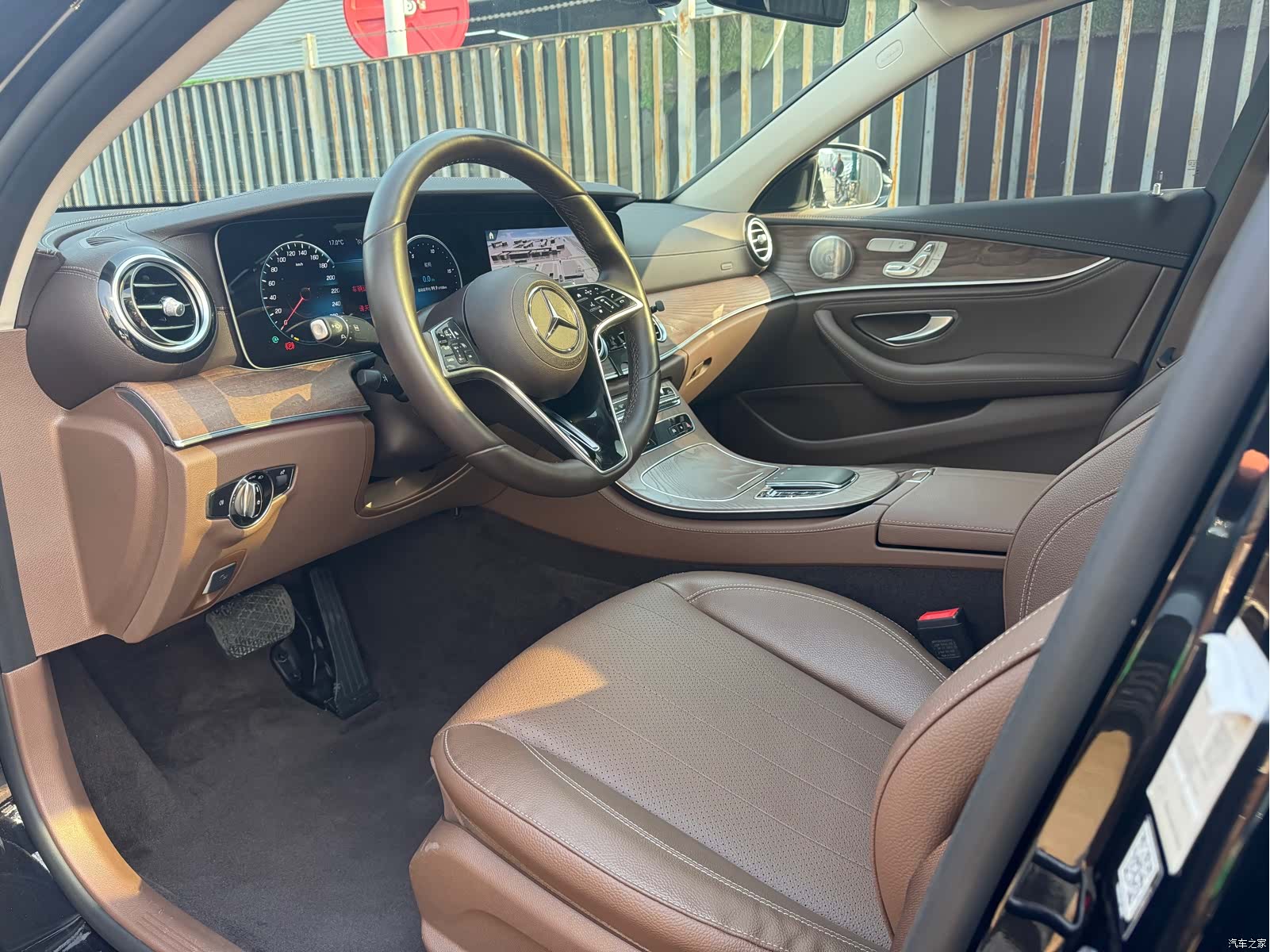 Mercedes-Benz E-Class, 2022 26