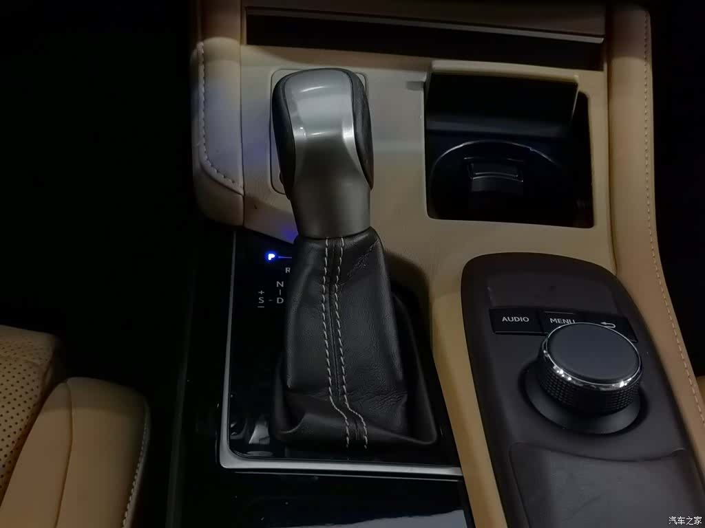 Lexus ES, 2015 13
