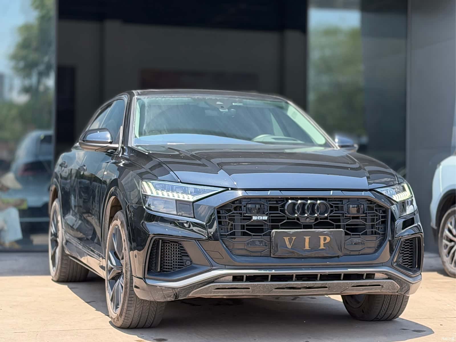 Audi Q8, 2024 3