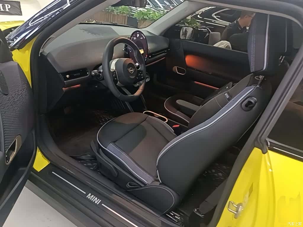 Mini Cooper, 2025 13