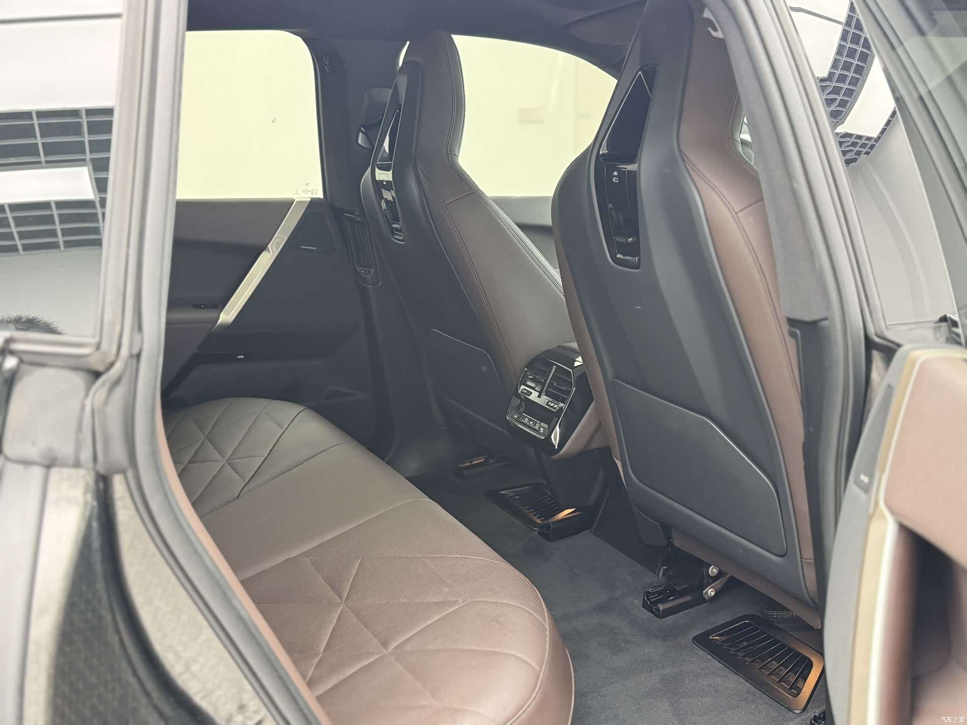 BMW iX, 2024 18