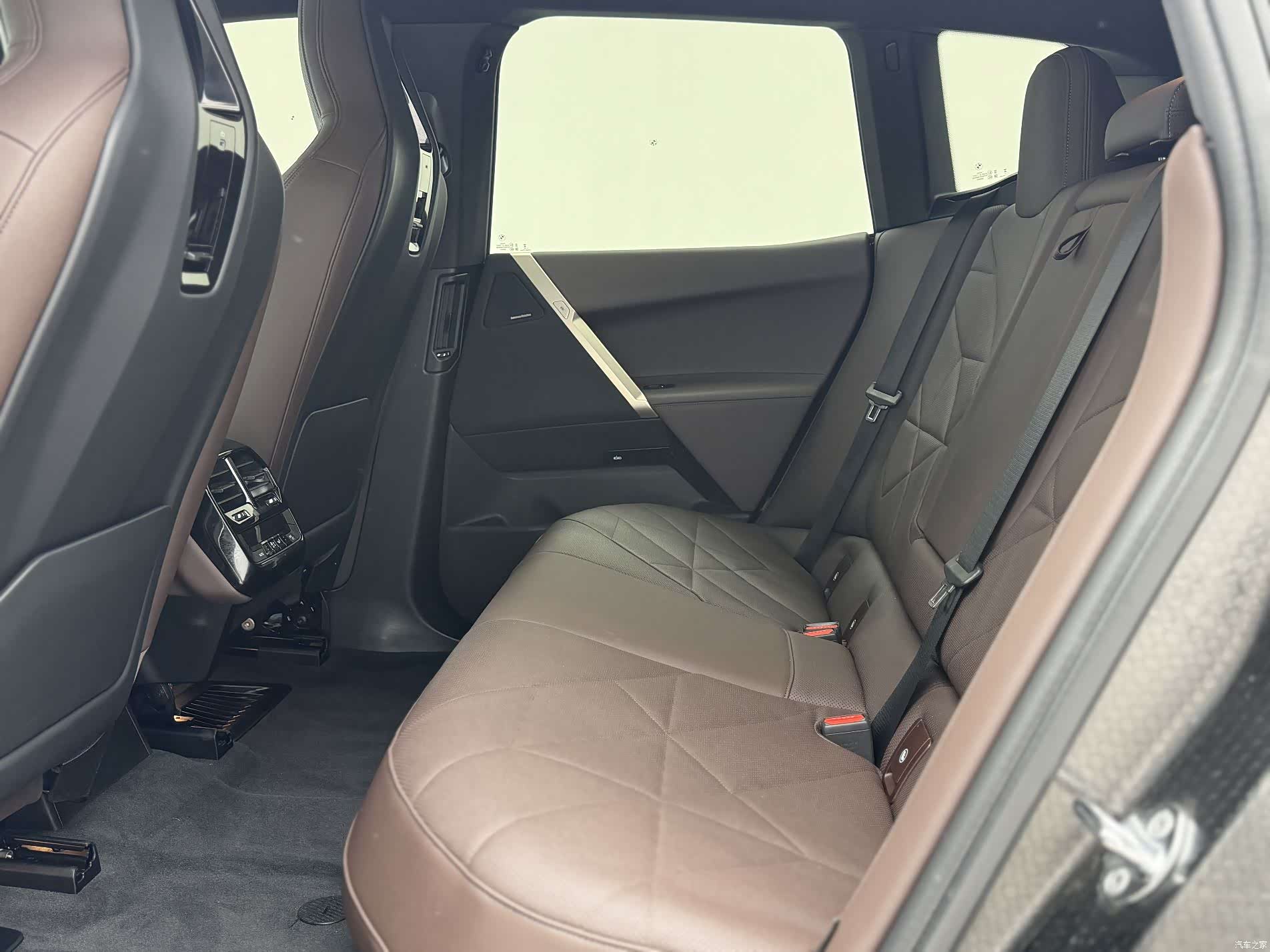 BMW iX, 2024 16