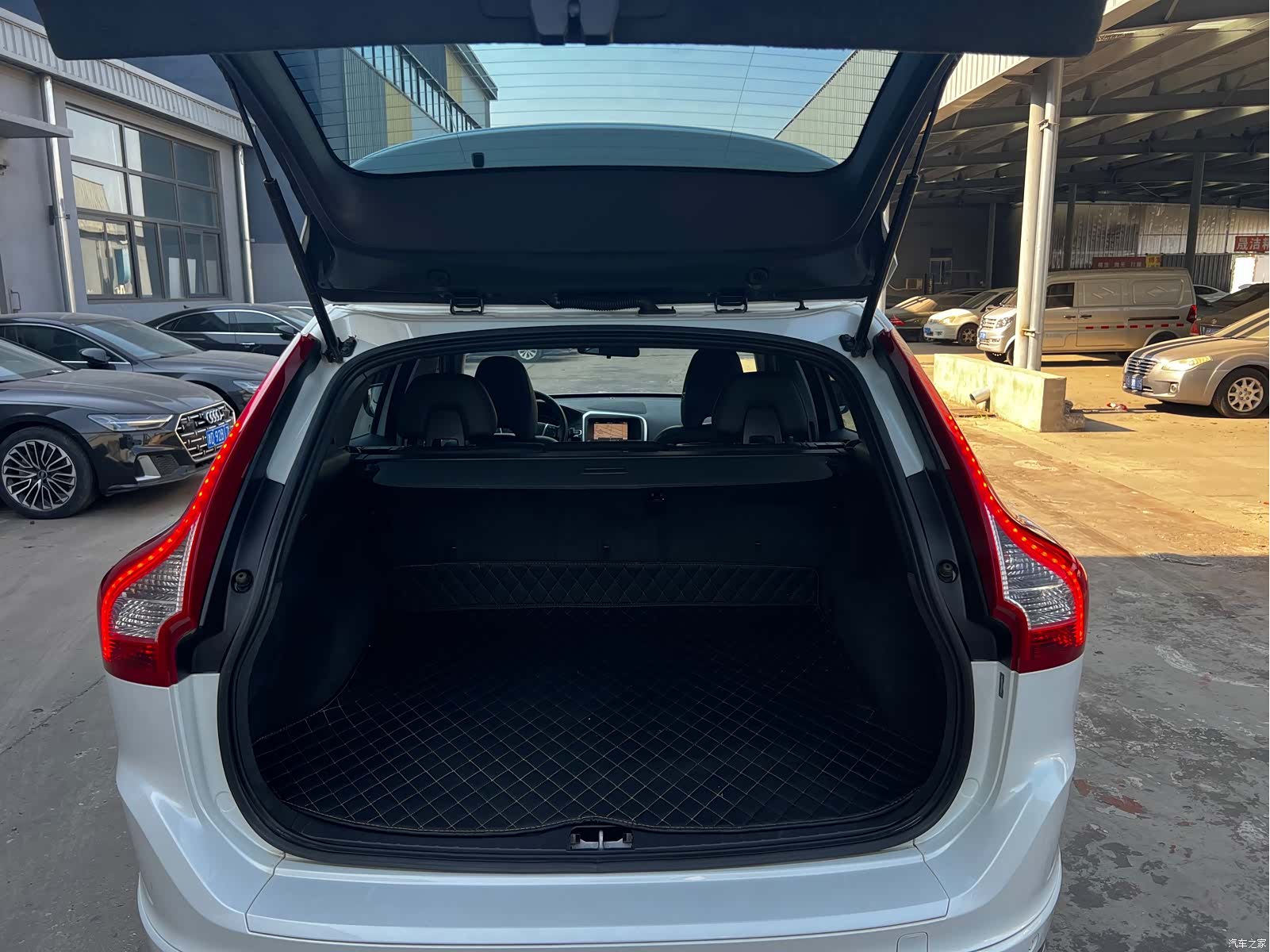 Volvo XC60, 2017 14