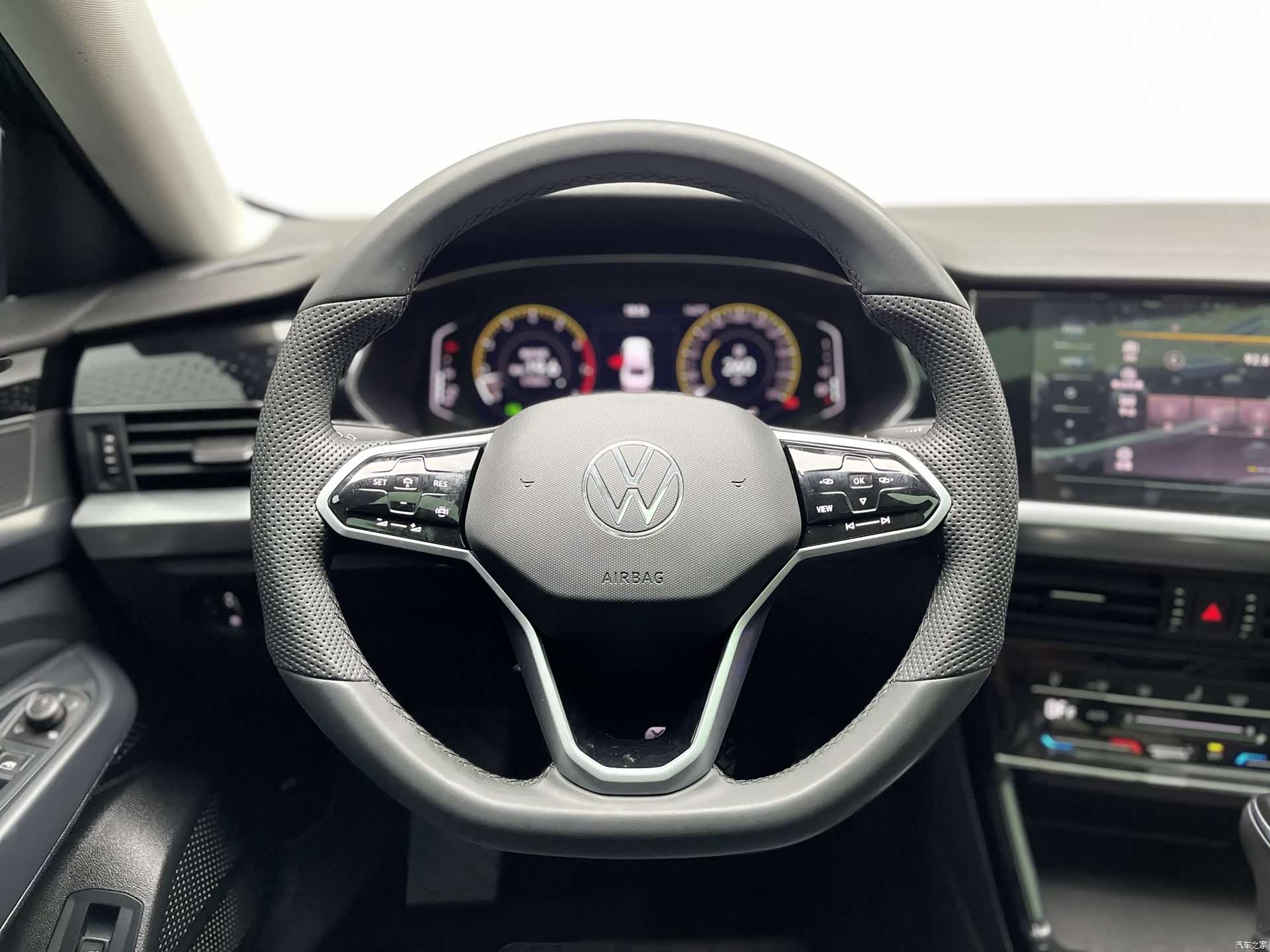 Volkswagen Passat, 2024 все фото