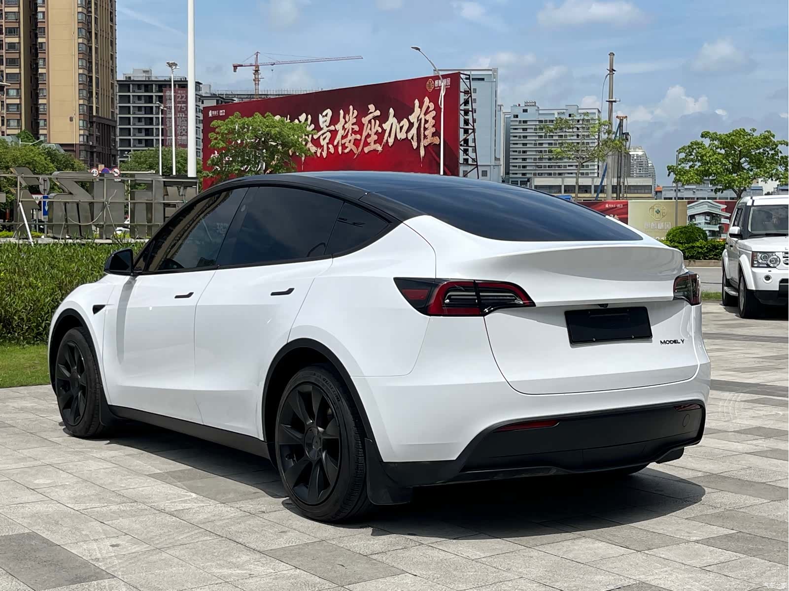 Tesla Model Y, 2024 6