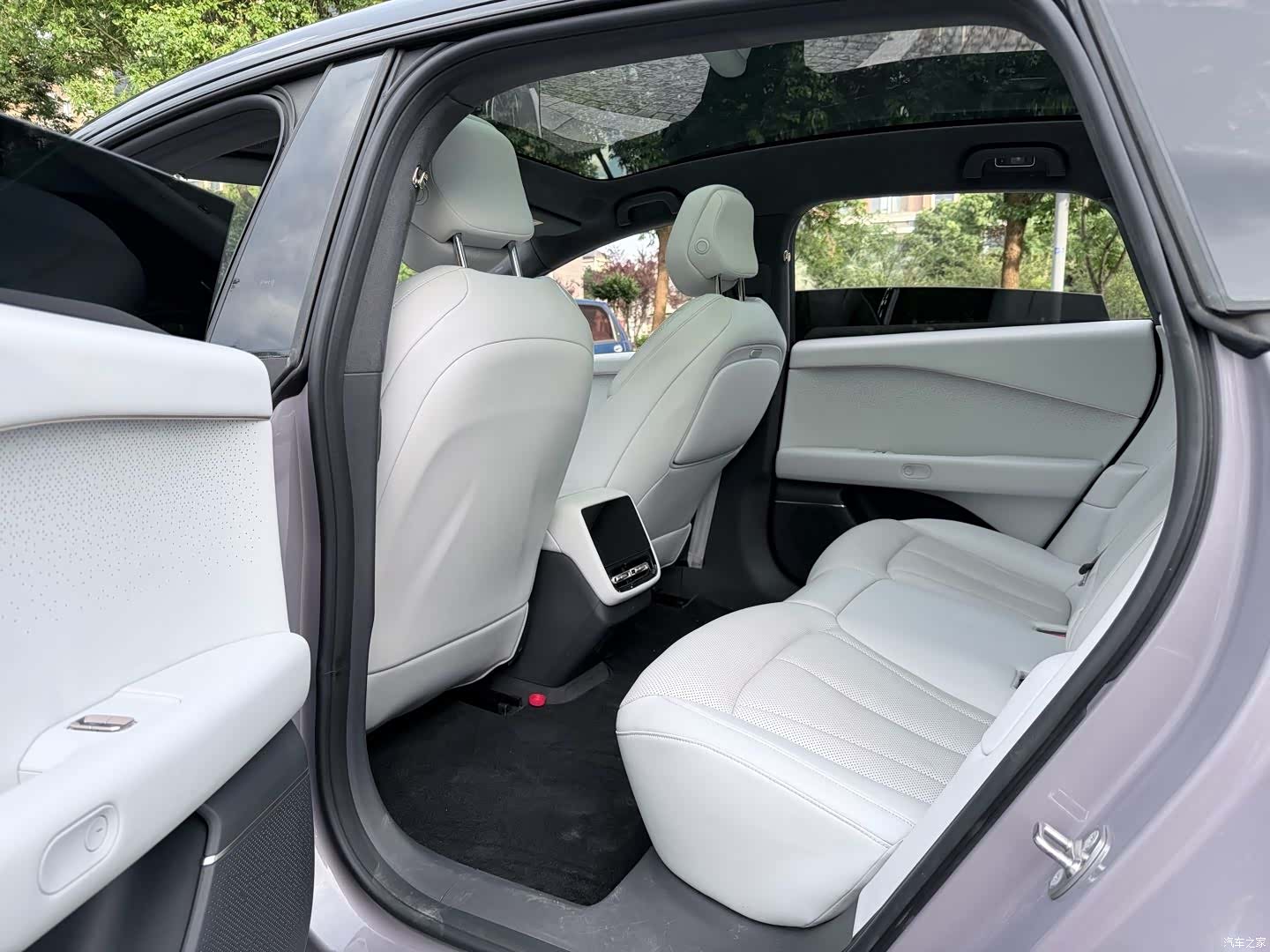 Xpeng P7, 2025 10