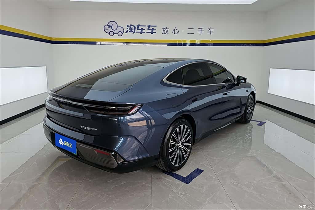 Geely 8, 2025 3