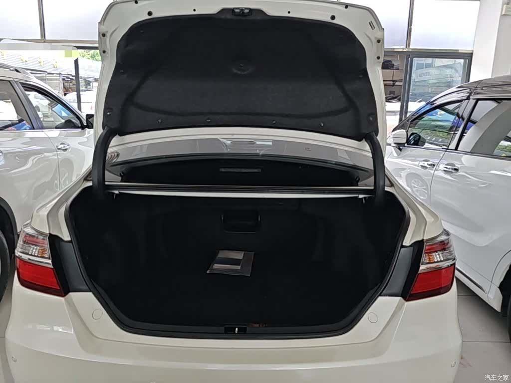 Toyota Camry, 2017 19