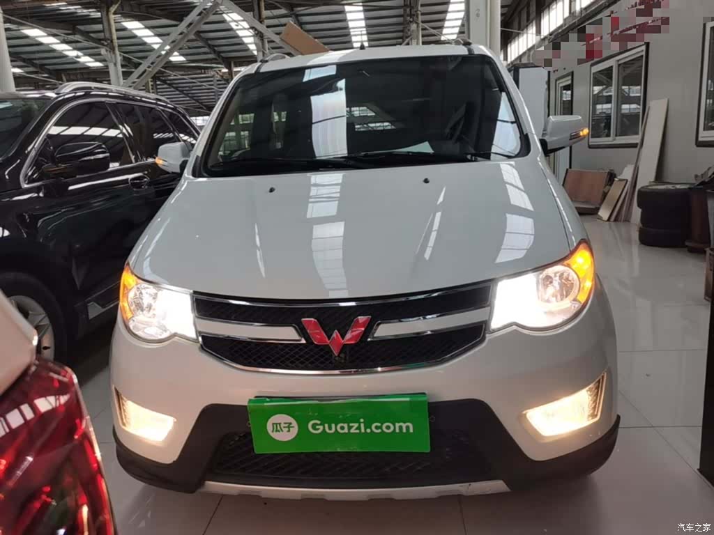 Wuling Hongguang, 2015 3
