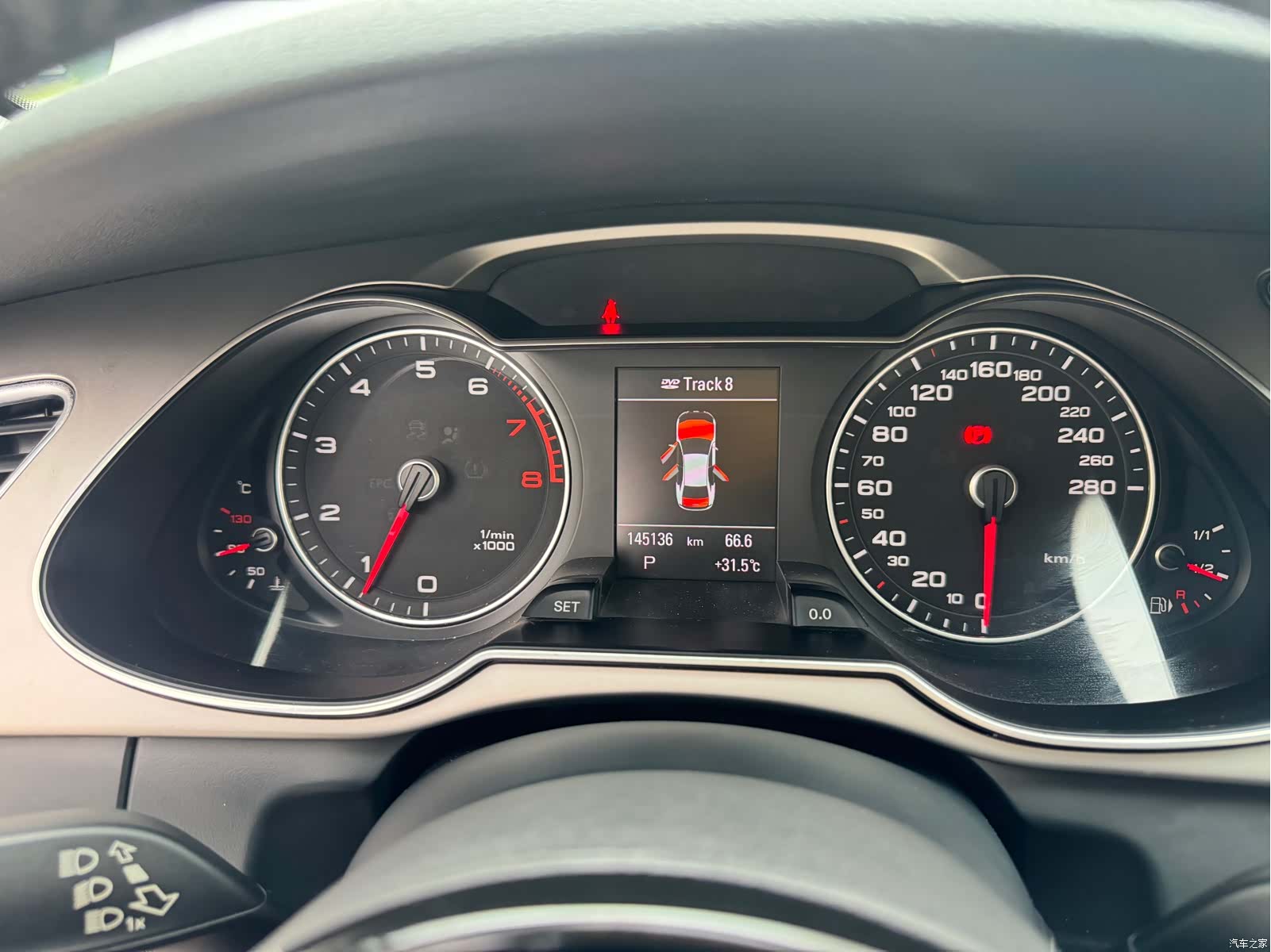 Audi A4L, 2013 15
