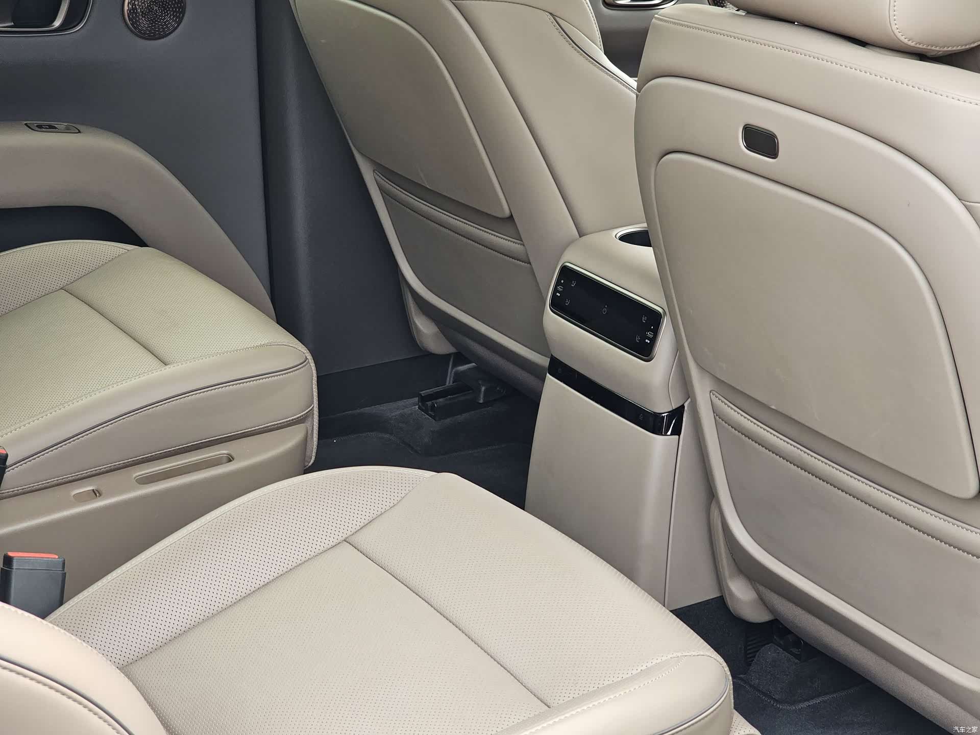 Li Auto i8, 2025 14