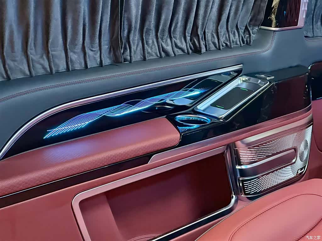 Mercedes-Benz 7, 1900 9