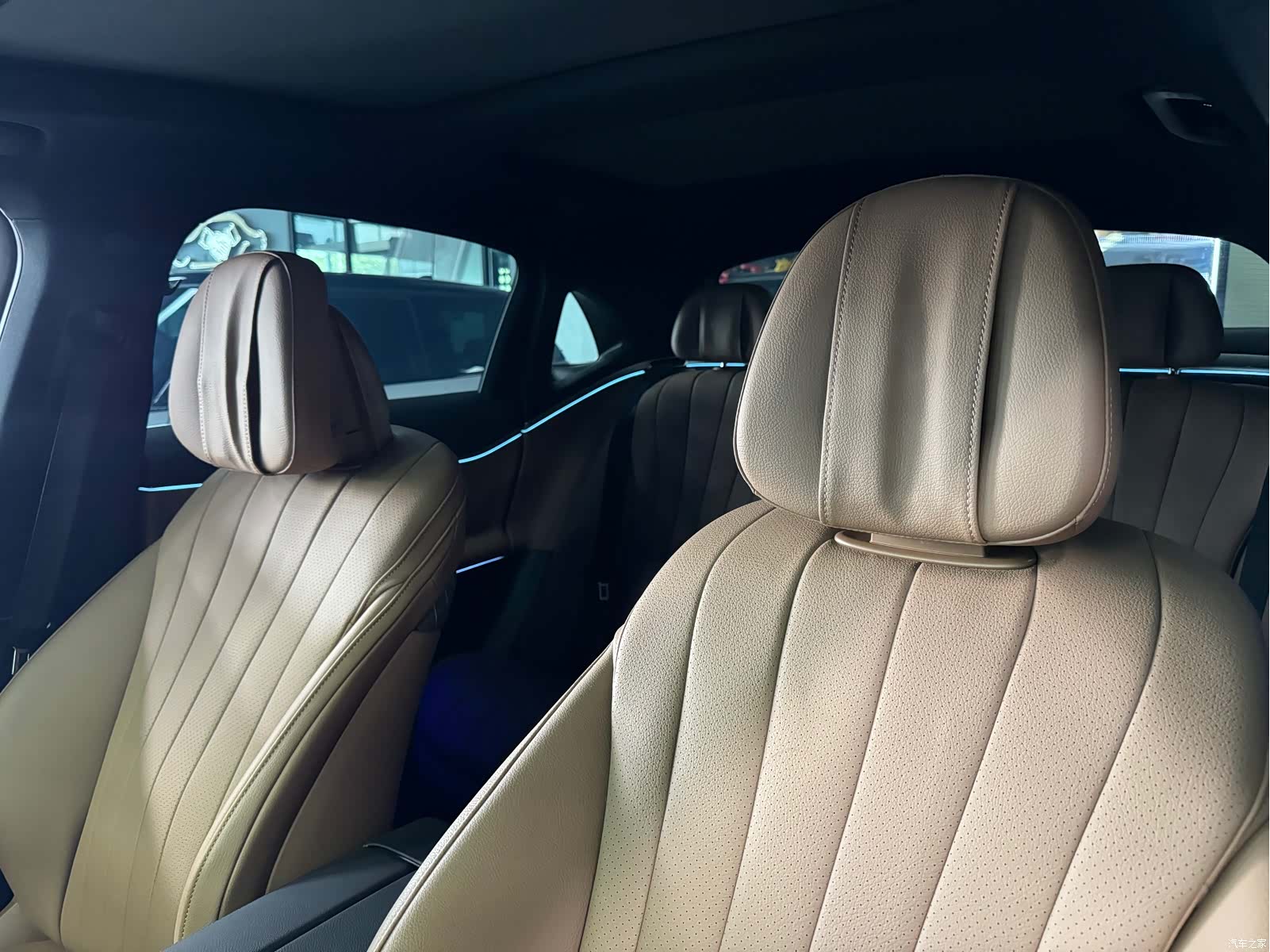 Mercedes-Benz E-Class, 2024 8
