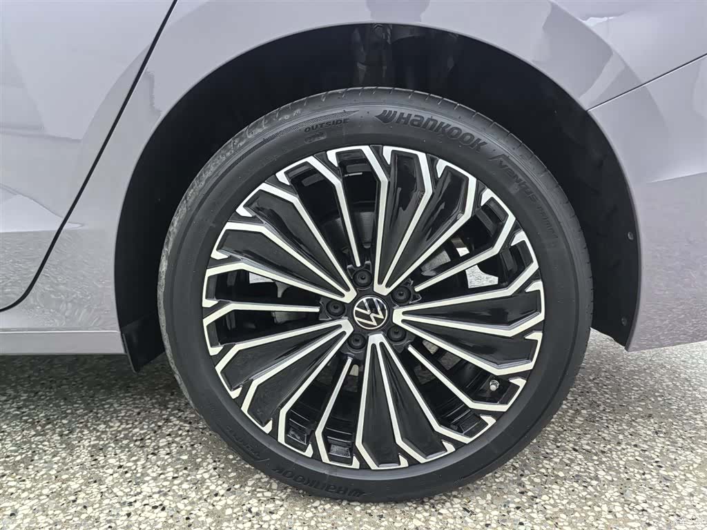 Volkswagen Passat, 2024 15