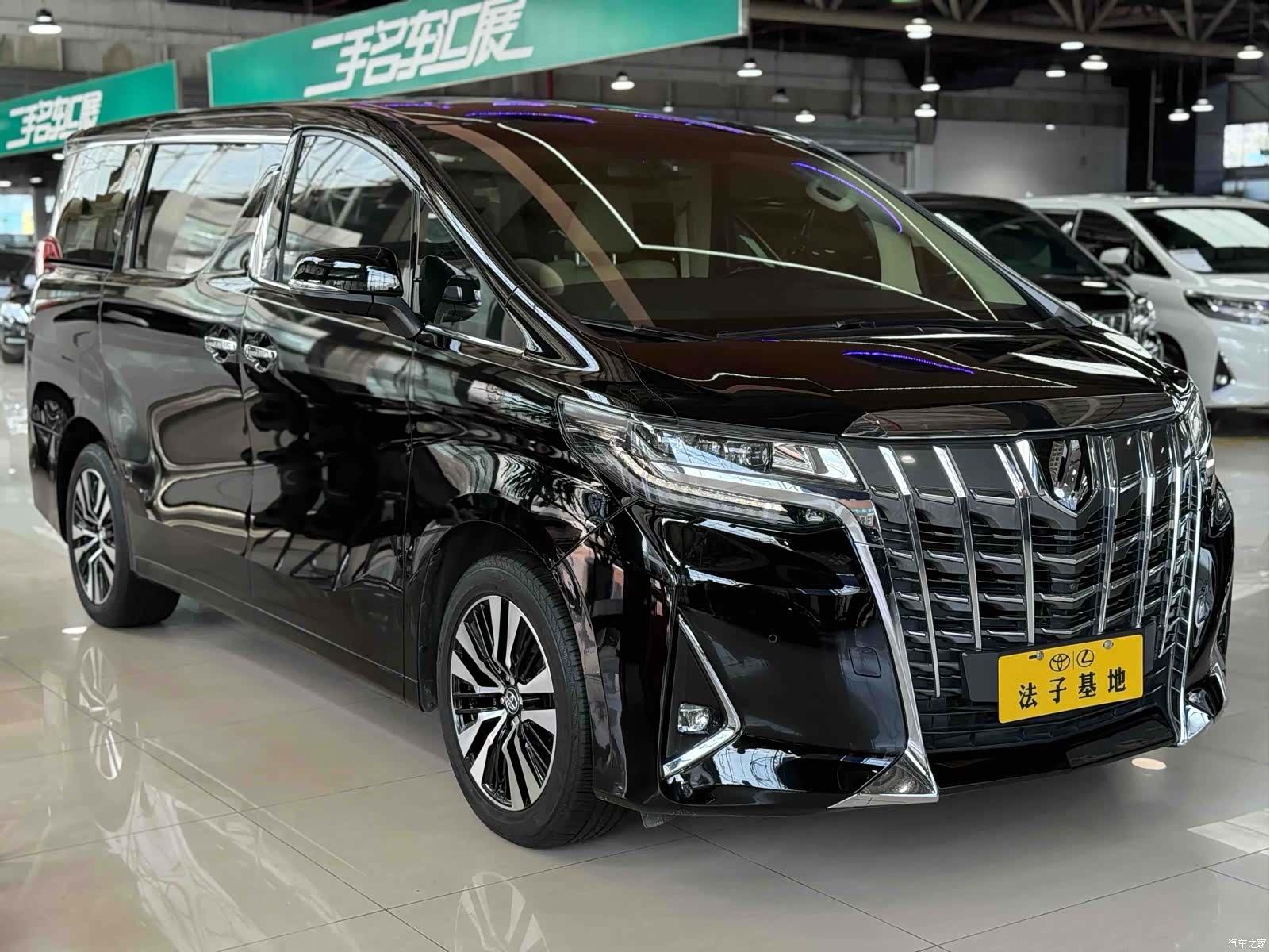 Toyota Alphard, 2018 3