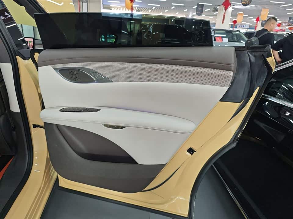 IM Motors Zhiji LS7 IM Motors Zhiji LS7
