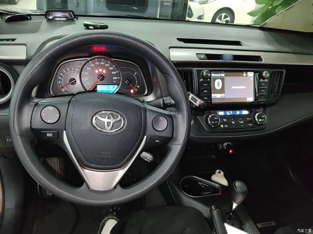 Toyota RAV4, 2017 10