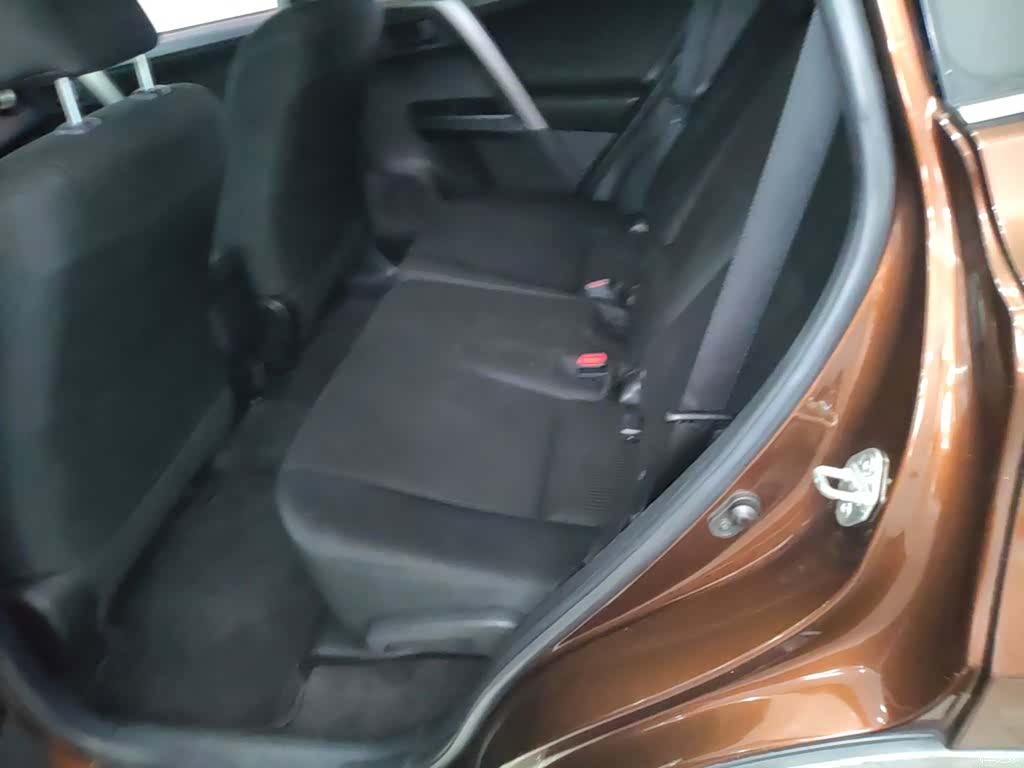 Toyota RAV4, 2017 17