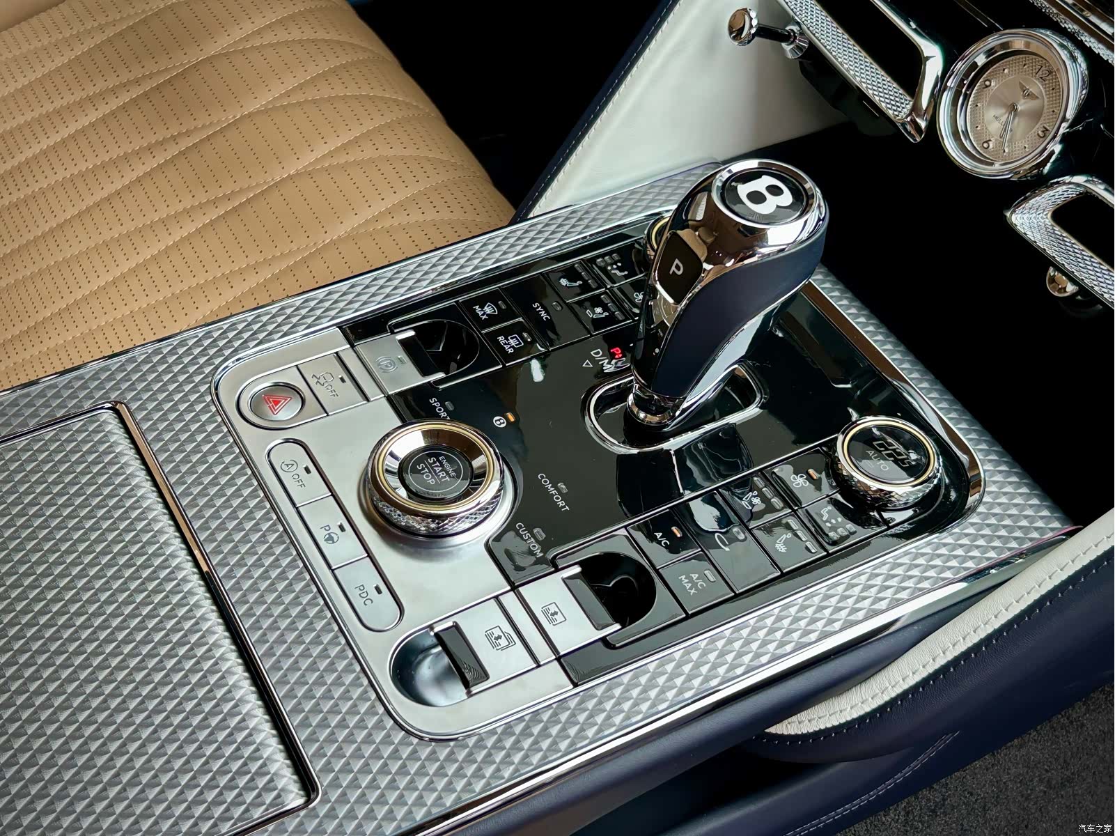 Bentley Flying Spur, 2023 4