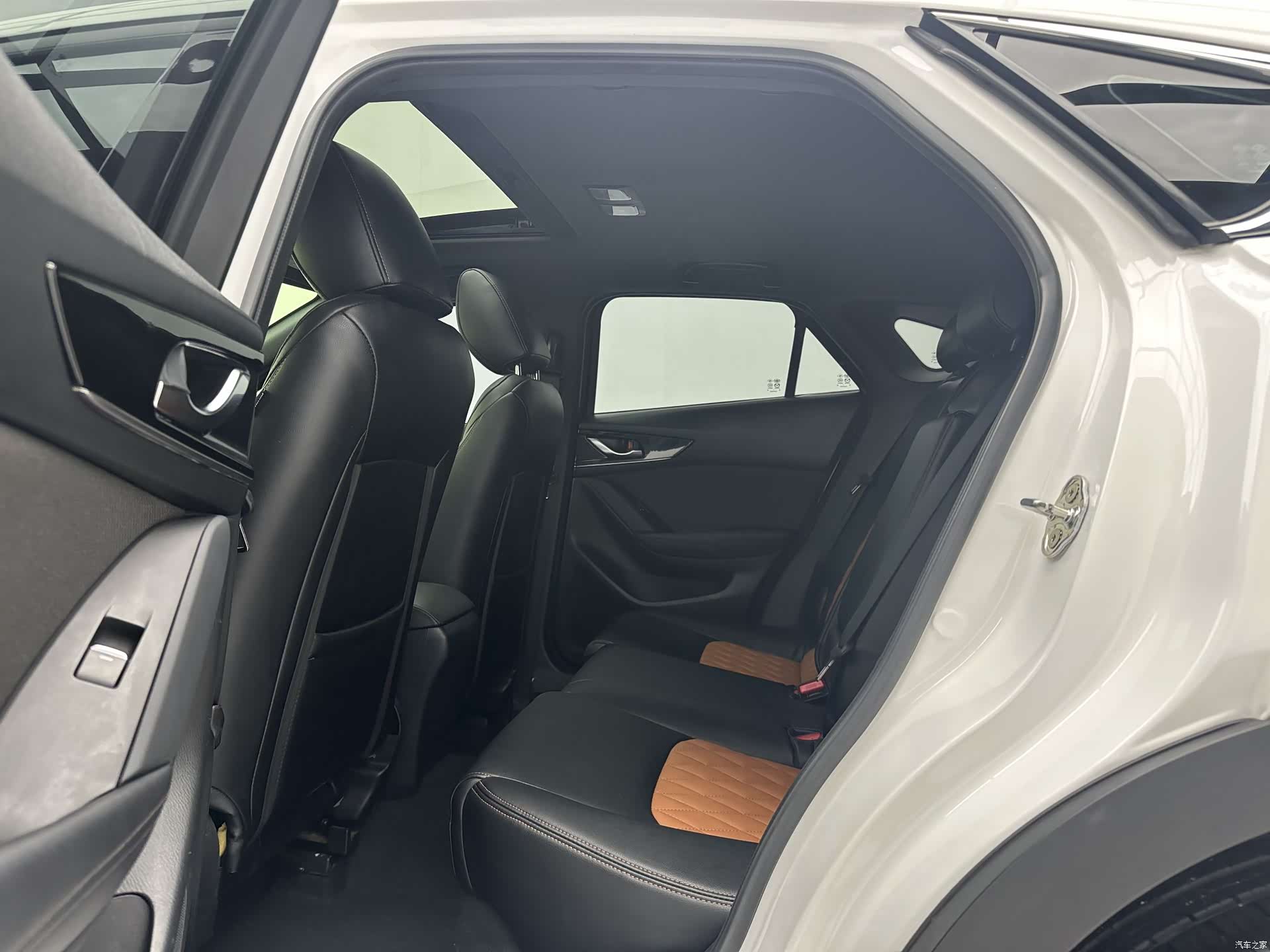 Mazda CX-4, 2023 6