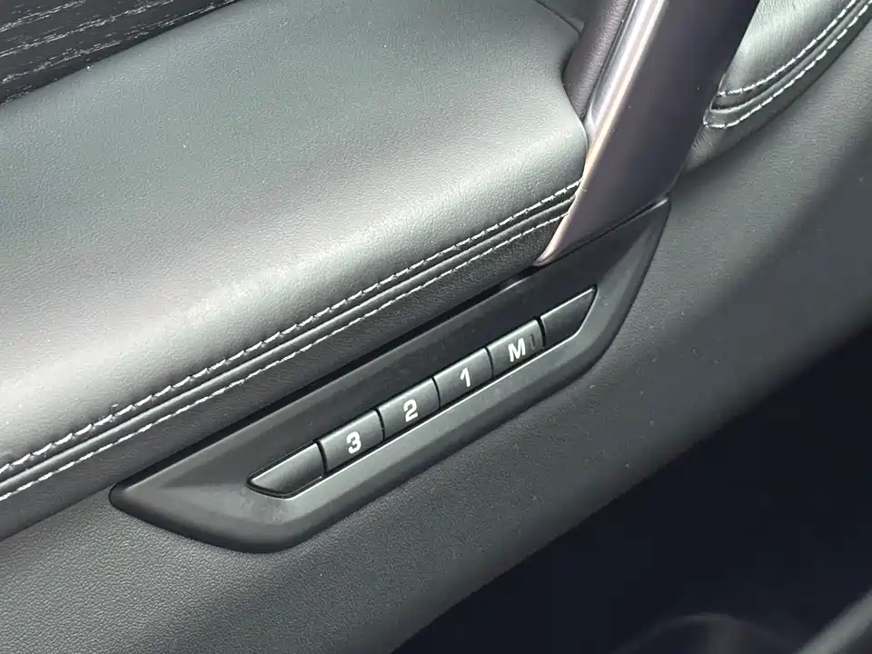 Land Rover Discover sports