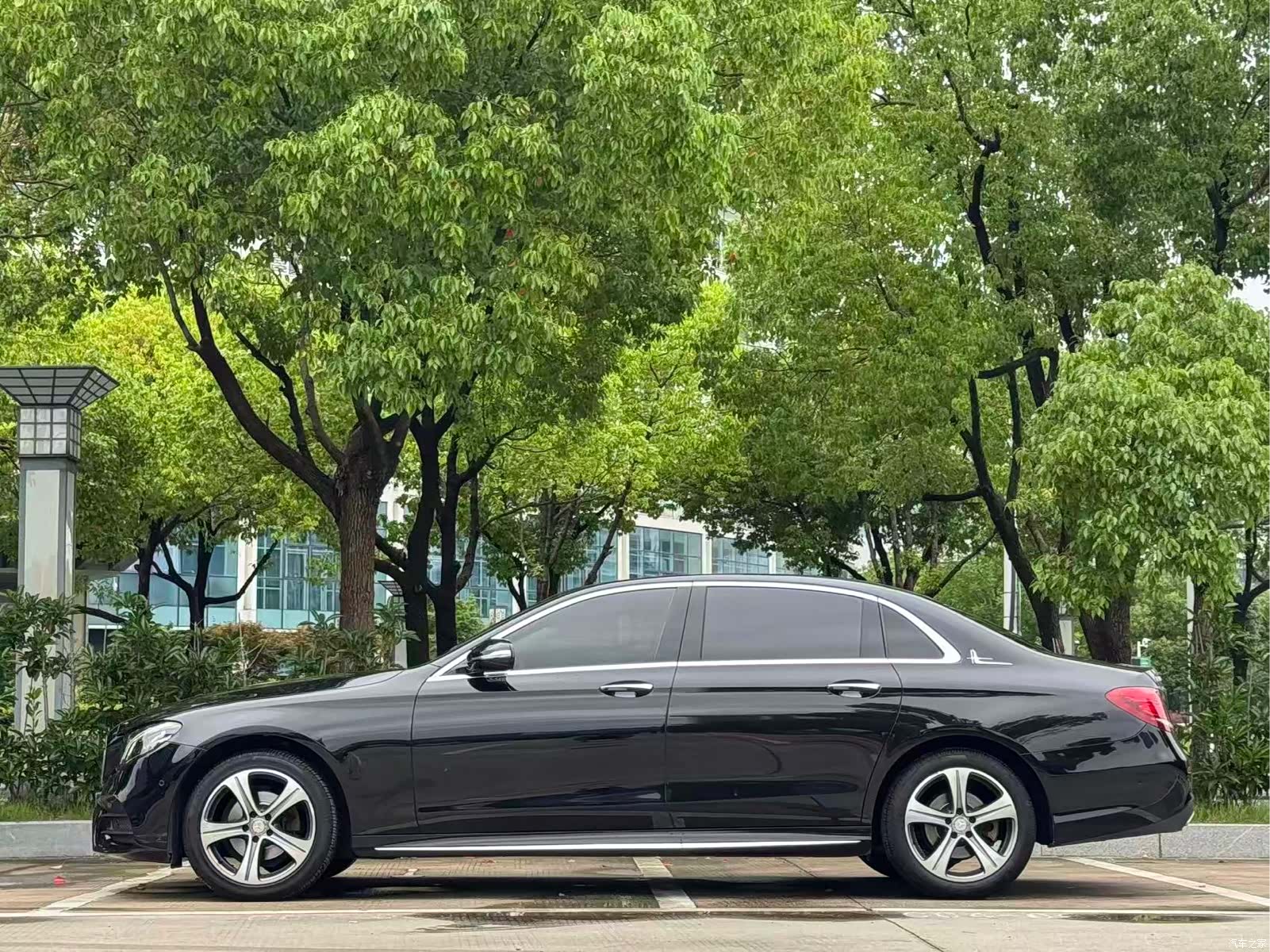 Mercedes-Benz E-Class, 2017 3