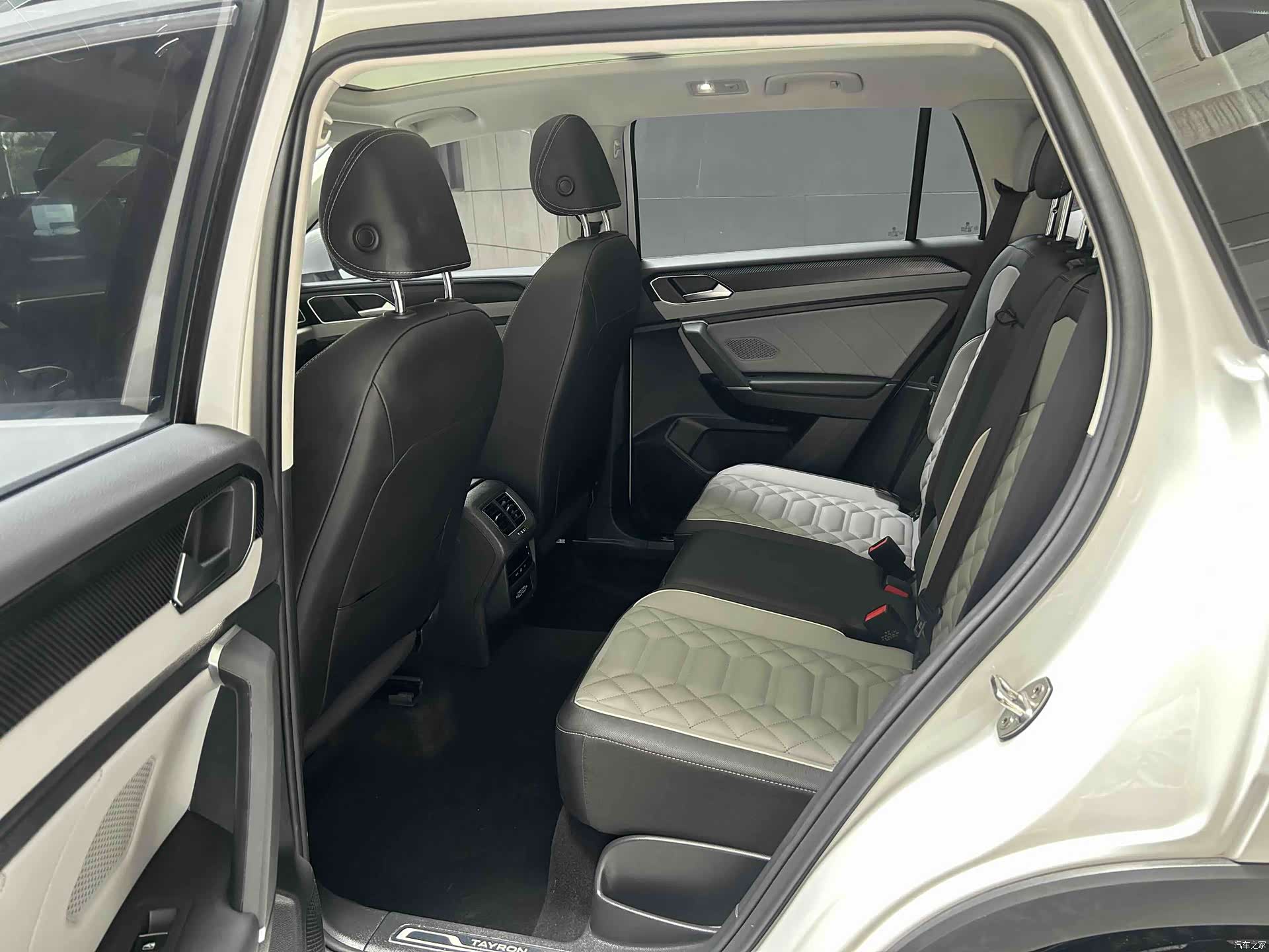 Volkswagen Tayron, 2024 все фото
