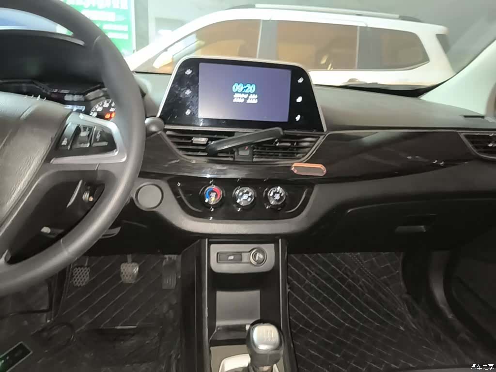 Wuling 310, 2017 13