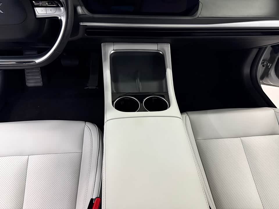 XPENG P7