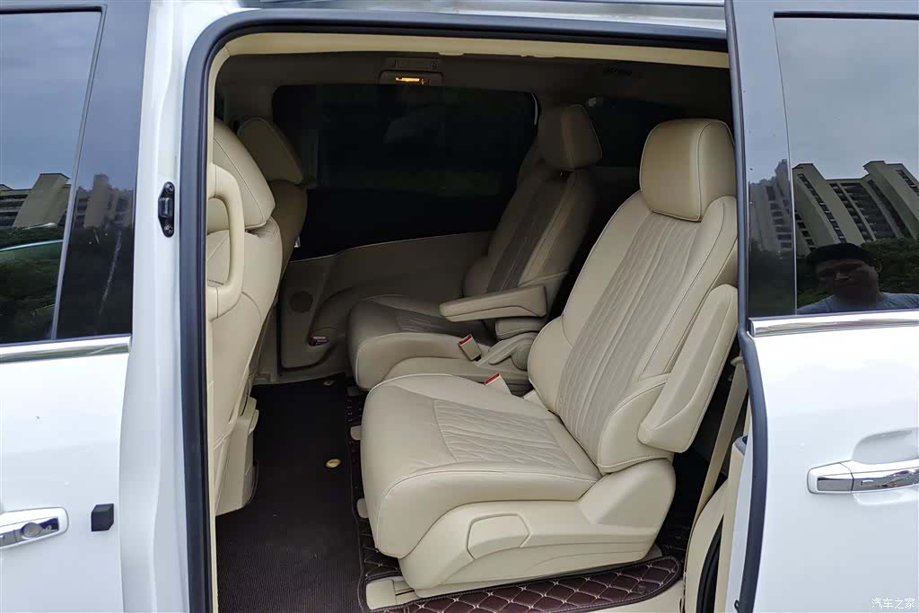 Buick GL8, 2024 11