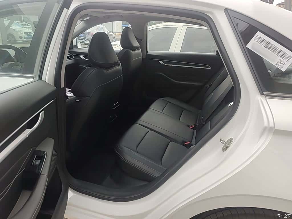 Geely Emgrand, 2025 17