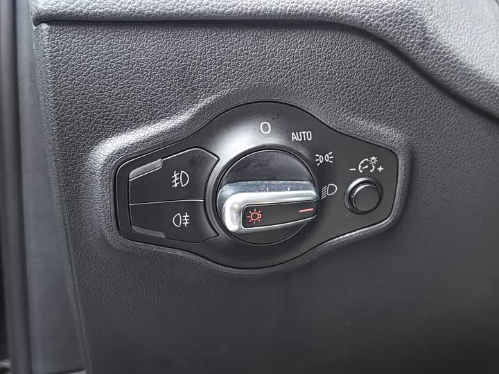 Audi Q5 2016 40 TFSI ji shu xing